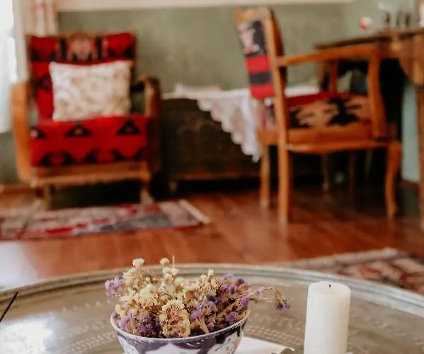 Hotel Nisanyan 3*