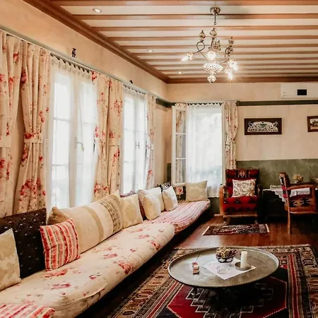 Szálloda Nisanyan 3*